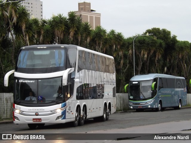 Auto Viação Catarinense 3516 na cidade de Curitiba, Paraná, Brasil, por Alexandre Rodrigo. ID da foto: 7776821.