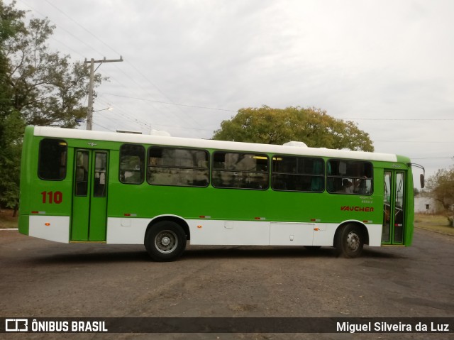 Vaucher e Cia. 110 na cidade de Alegrete, Rio Grande do Sul, Brasil, por Miguel Silveira da Luz. Número da foto: #7781239.