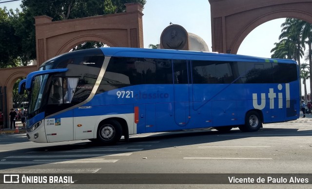 UTIL - União Transporte Interestadual de Luxo 9721 na cidade de Aparecida, São Paulo, Brasil, por Vicente de Paulo Alves. ID da foto: 7781574.