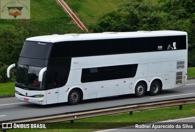 Rosa Chic Turismo 5168 na cidade de Santa Isabel, São Paulo, Brasil, por Rudnei Aparecido da Silva. Número da foto: #7780163.