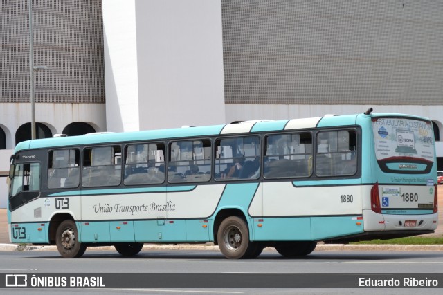 UTB - União Transporte Brasília 1880 na cidade de Brasília, Distrito Federal, Brasil, por Eduardo Ribeiro. Número da foto: #7785501.
