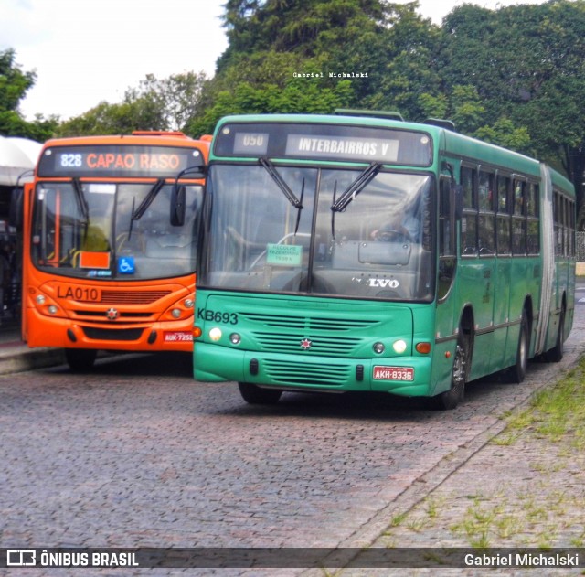 Viação Tamandaré KB693 na cidade de Curitiba, Paraná, Brasil, por Gabriel Michalski. Número da foto: #7678824.
