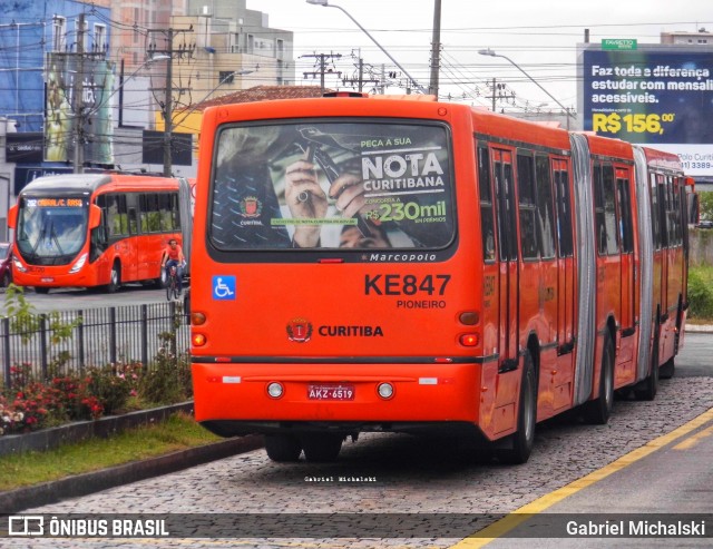 Viação Tamandaré KE847 na cidade de Curitiba, Paraná, Brasil, por Gabriel Michalski. Número da foto: #7678855.