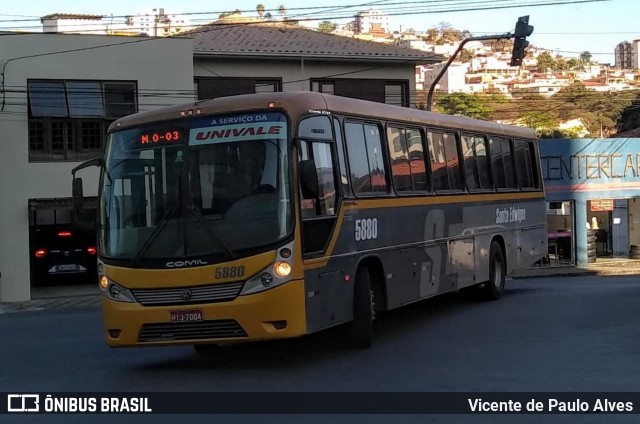 Viação Santa Edwiges 5880 na cidade de Itaúna, Minas Gerais, Brasil, por Vicente de Paulo Alves. Número da foto: #7681069.