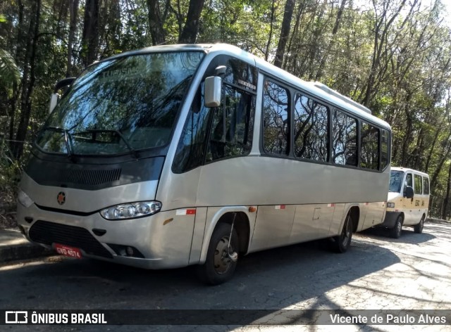 Ônibus Particulares 4074 na cidade de Belo Horizonte, Minas Gerais, Brasil, por Vicente de Paulo Alves. Número da foto: #7681185.