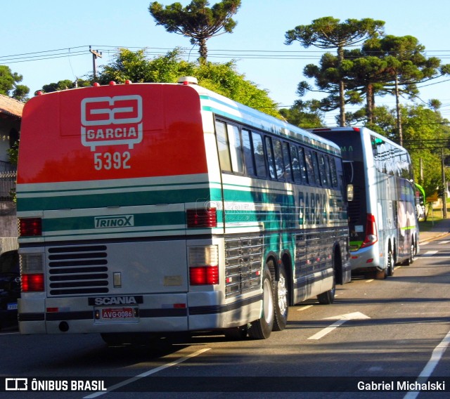 Viação Garcia 5392 na cidade de Curitiba, Paraná, Brasil, por Gabriel Michalski. ID da foto: 7789961.