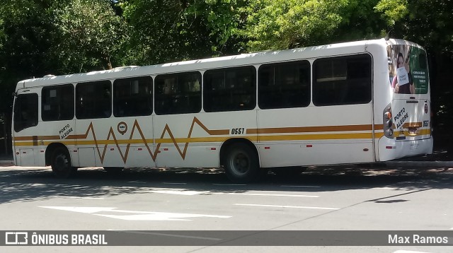 Companhia Carris Porto-Alegrense 0551 na cidade de Porto Alegre, Rio Grande do Sul, Brasil, por Max Ramos. Número da foto: #7691251.