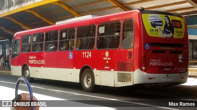 Trevo Transportes Coletivos 1124 na cidade de Porto Alegre, Rio Grande do Sul, Brasil, por Max Ramos. ID da foto: 7691174.