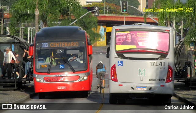 Expresso Azul 17L41 na cidade de Curitiba, Paraná, Brasil, por Carlos Júnior. Número da foto: #7699360.