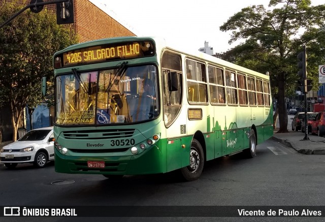Urca Auto Ônibus 30520 na cidade de Belo Horizonte, Minas Gerais, Brasil, por Vicente de Paulo Alves. Número da foto: #7697177.