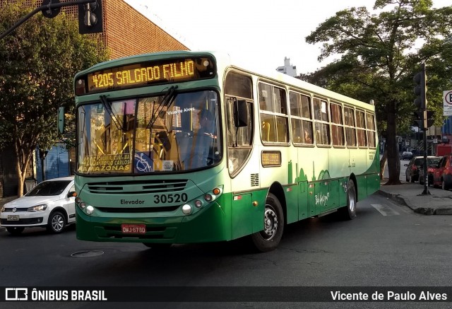 Urca Auto Ônibus 30520 na cidade de Belo Horizonte, Minas Gerais, Brasil, por Vicente de Paulo Alves. ID da foto: 7697177.