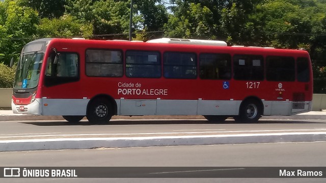 Trevo Transportes Coletivos 1217 na cidade de Porto Alegre, Rio Grande do Sul, Brasil, por Max Ramos. Número da foto: #7702358.