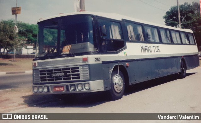 Miani Turismo 250 na cidade de São Paulo, São Paulo, Brasil, por Vanderci Valentim. Número da foto: #7700560.