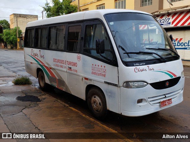 Cesar Tur 52 na cidade de Pompéu, Minas Gerais, Brasil, por Ailton Alves. ID da foto: 7707450.