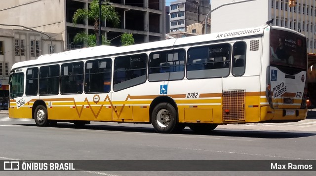 Companhia Carris Porto-Alegrense 0782 na cidade de Porto Alegre, Rio Grande do Sul, Brasil, por Max Ramos. Número da foto: #7821071.