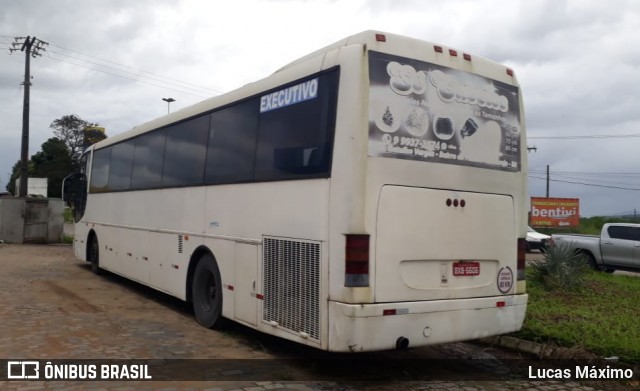 Ônibus Particulares 6606 na cidade de Itamaraju, Bahia, Brasil, por Lucas Máximo. ID da foto: 7819842.