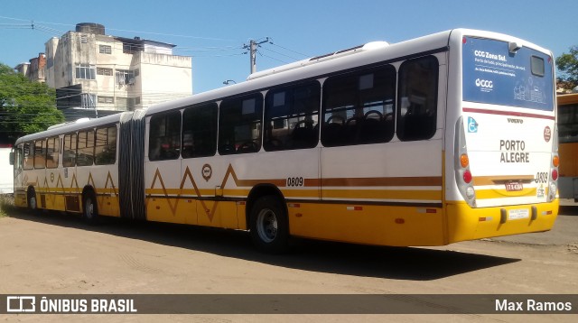 Companhia Carris Porto-Alegrense 0809 na cidade de Porto Alegre, Rio Grande do Sul, Brasil, por Max Ramos. Número da foto: #7825092.