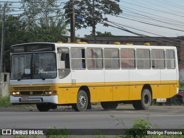 Ônibus Particulares 1258 na cidade de Maceió, Alagoas, Brasil, por Rodrigo Fonseca. Número da foto: #7827868.
