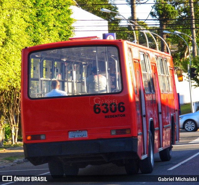 Sangue Bom Transportes 6306 na cidade de Curitiba, Paraná, Brasil, por Gabriel Michalski. ID da foto: 7831479.