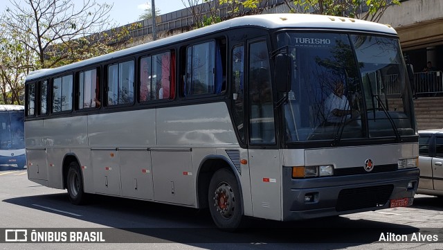 Ônibus Particulares 4325 na cidade de Belo Horizonte, Minas Gerais, Brasil, por Ailton Alves. Número da foto: #7829650.