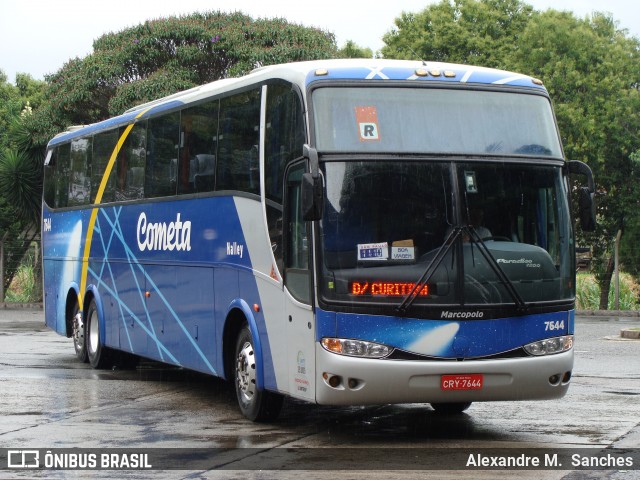 Viação Cometa 7644 na cidade de Curitiba, Paraná, Brasil, por Alexandre M.  Sanches. ID da foto: 7831744.