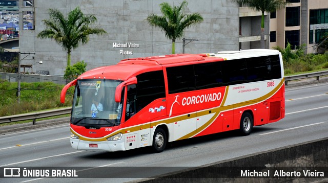 Corcovado Turismo 5086 na cidade de Barueri, São Paulo, Brasil, por Michael  Alberto Vieira. ID da foto: 7832806.