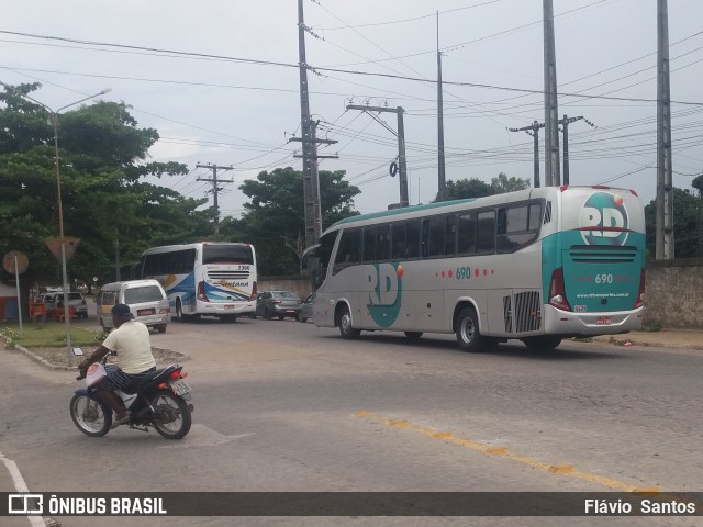 RD Transportes 690 na cidade de Cruz das Almas, Bahia, Brasil, por Flávio  Santos. Número da foto: #7837976.