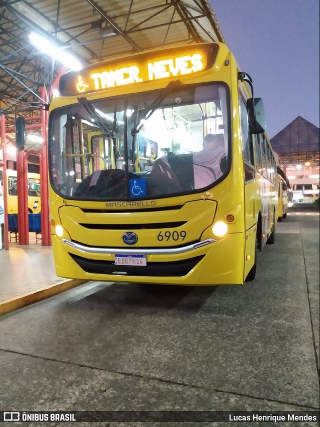 Transportes Coletivos Pérola do Oeste 6909 na cidade de Guarapuava, Paraná, Brasil, por Lucas Henrique Mendes. Número da foto: #7840977.
