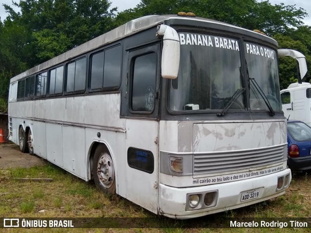 Ônibus Particulares  na cidade de Campos Novos, Santa Catarina, Brasil, por Marcelo Rodrigo Titon. Número da foto: #7847137.