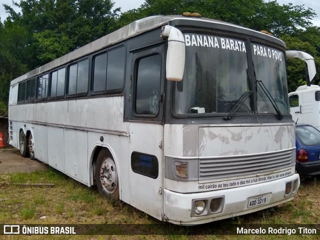 Ônibus Particulares  na cidade de Campos Novos, Santa Catarina, Brasil, por Marcelo Rodrigo Titon. ID da foto: 7847137.