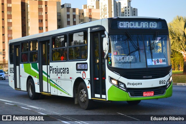Viação Pirajuçara 892 na cidade de Taboão da Serra, São Paulo, Brasil, por Eduardo Ribeiro. Número da foto: #7847140.