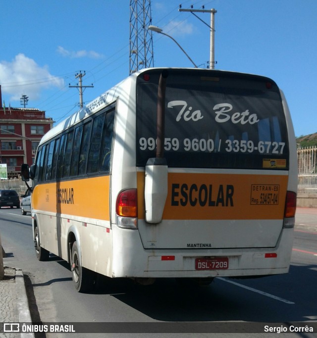 Escolares 7209 na cidade de Vitória, Espírito Santo, Brasil, por Sergio Corrêa. ID da foto: 7848041.