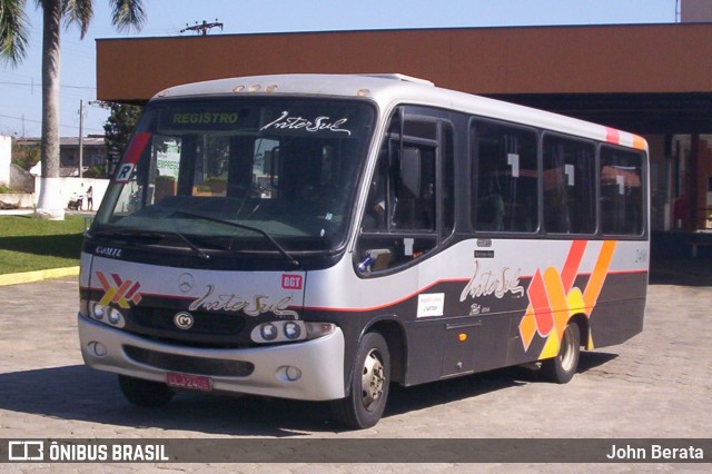 Intersul 2406 na cidade de Registro, São Paulo, Brasil, por John Berata. ID da foto: 7796279.