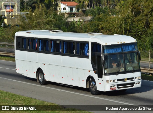 Ônibus Particulares 5226 na cidade de Santa Isabel, São Paulo, Brasil, por Rudnei Aparecido da Silva. ID da foto: 7796458.