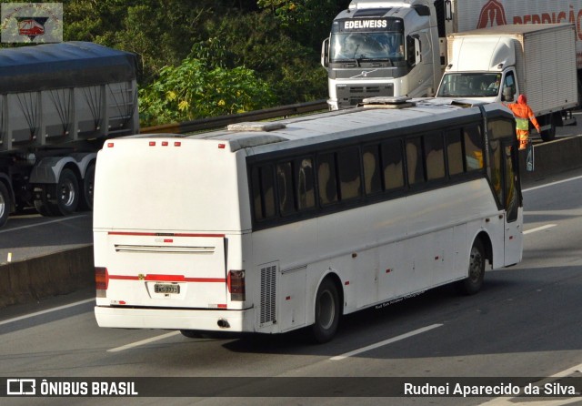 Ônibus Particulares 7773 na cidade de Arujá, São Paulo, Brasil, por Rudnei Aparecido da Silva. ID da foto: 7796109.