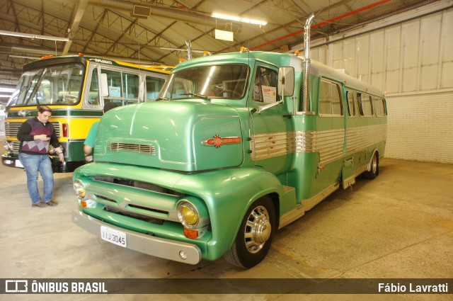Motorhomes 3045 na cidade de Novo Hamburgo, Rio Grande do Sul, Brasil, por Fábio Lavratti. Número da foto: #7796004.
