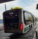 Via Sudeste Transportes S.A. 5 3520 na cidade de São Paulo, São Paulo, Brasil, por Andre Santos de Moraes. ID da foto: :id.