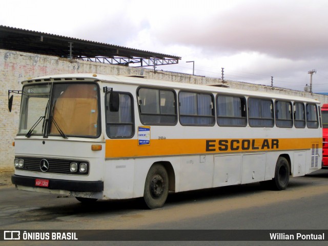 Escolares 1203 na cidade de Juazeiro, Bahia, Brasil, por Willian Pontual. Número da foto: #7858913.