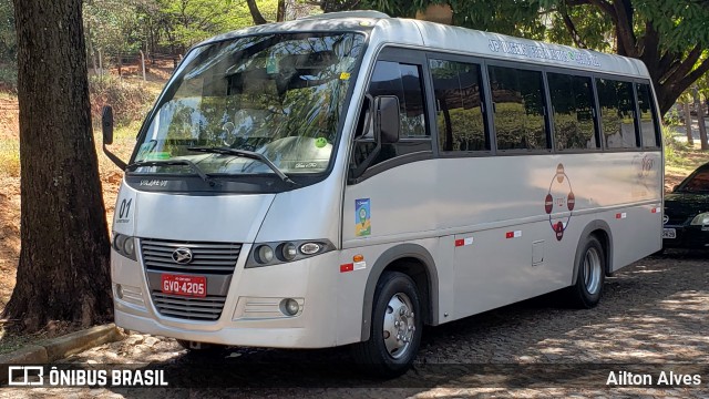 Ônibus Particulares 01 na cidade de Belo Horizonte, Minas Gerais, Brasil, por Ailton Alves. Número da foto: #7858507.
