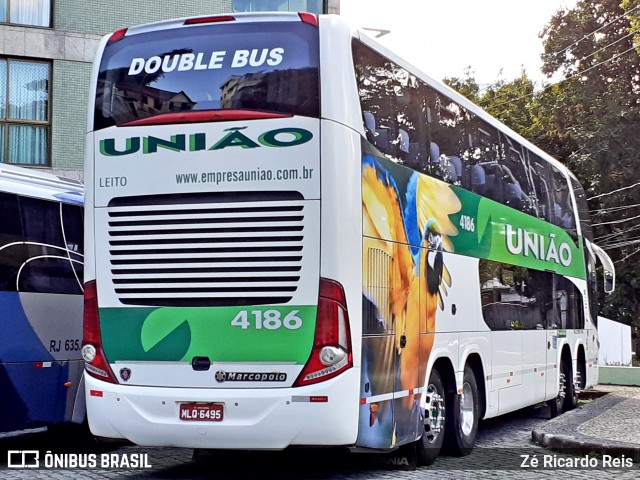 Empresa União de Transportes 4186 na cidade de Petrópolis, Rio de Janeiro, Brasil, por Zé Ricardo Reis. Número da foto: #7857055.