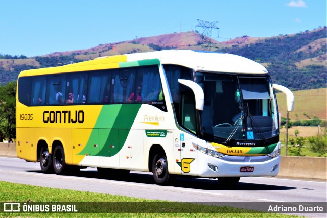 Empresa Gontijo de Transportes 19035 na cidade de Roseira, São Paulo, Brasil, por Adriano Duarte. Número da foto: #7858968.