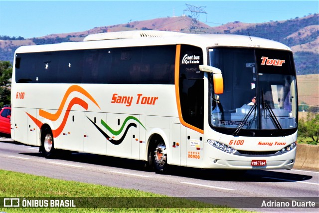 Sany Tour 6100 na cidade de Roseira, São Paulo, Brasil, por Adriano Duarte. Número da foto: #7862070.
