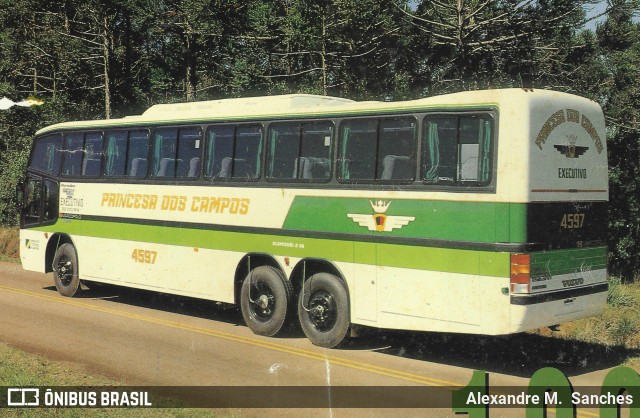 Expresso Princesa dos Campos 4597 na cidade de Ponta Grossa, Paraná, Brasil, por Alexandre M.  Sanches. Número da foto: #7870934.