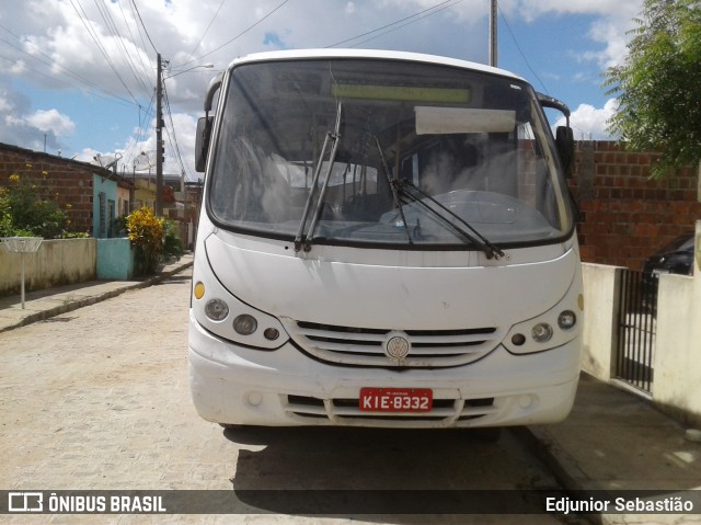 Ônibus Particulares KIE8332 na cidade de Nazaré da Mata, Pernambuco, Brasil, por Edjunior Sebastião. ID da foto: 7875790.