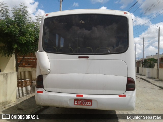 Ônibus Particulares KIE8332 na cidade de Nazaré da Mata, Pernambuco, Brasil, por Edjunior Sebastião. ID da foto: 7875749.