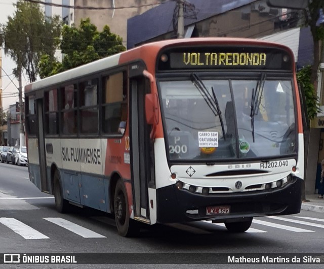 Viação Sul Fluminense RJ 202.040 na cidade de Volta Redonda, Rio de Janeiro, Brasil, por Matheus Martins da Silva. ID da foto: 7877337.