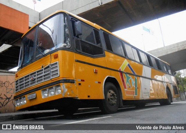 Ônibus Particulares 6054 na cidade de Belo Horizonte, Minas Gerais, Brasil, por Vicente de Paulo Alves. ID da foto: 7883538.