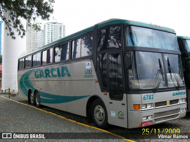 Viação Garcia 6782 na cidade de Curitiba, Paraná, Brasil, por Vilmar Ramos. ID da foto: 7802256.