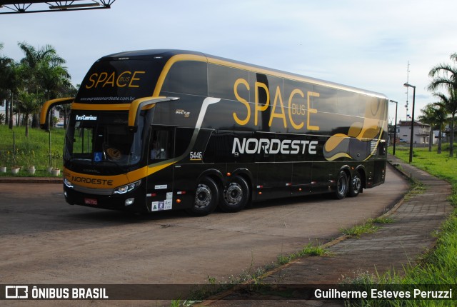 Expresso Nordeste 5435 na cidade de Campo Mourão, Paraná, Brasil, por Guilherme Esteves Peruzzi. Número da foto: #7809509.