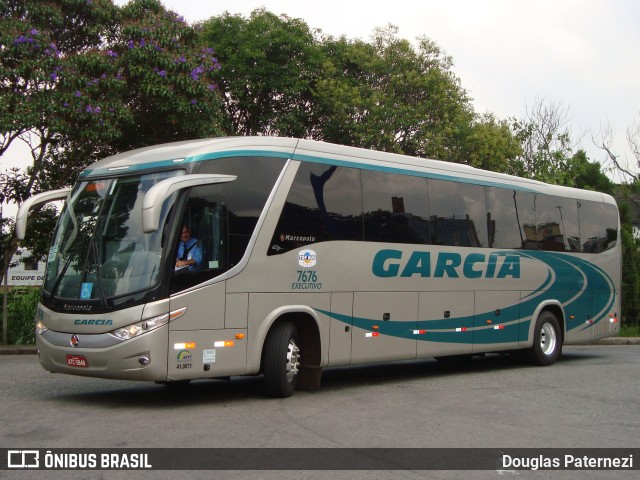 Viação Garcia 7676 na cidade de Curitiba, Paraná, Brasil, por Douglas Paternezi. ID da foto: 7808520.